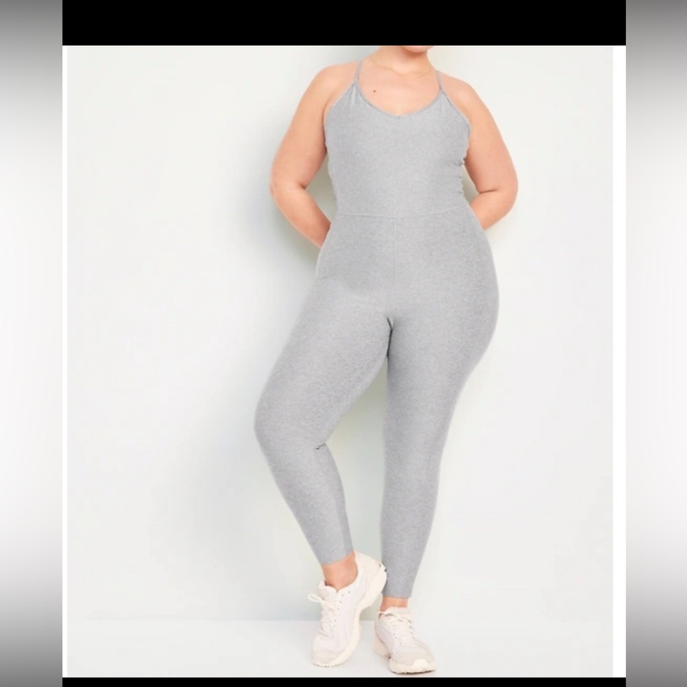 Cloud + Sleeveless 7/8 Bodysuit